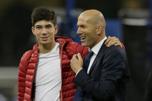 نجل أسطورة كرة القدم "زين الدين زيدان" يتعاقد مع فريق مغربي نجل أسطورة كرة القدم "زين الدين زيدان" يتعاقد مع فريق مغربي