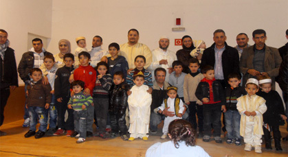 تنظيم حفل ختان بمانيو الاسبانية والفنانة المغربية ماجدة بناني تقدم عرضها المسرحي نوضي تقراي تنظيم حفل ختان بمانيو الاسبانية والفنانة المغربية ماجدة بناني تقدم عرضها المسرحي نوضي تقراي