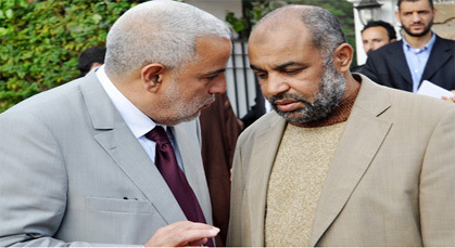 بنكيران وشخصيات مغربية تتوافد على بيت عبد السلام ياسين لتقديم العزاء بنكيران وشخصيات مغربية تتوافد على بيت عبد السلام ياسين لتقديم العزاء