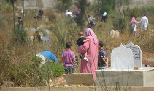 نشطاء يطالبون بتشديد المراقبة على مقابر "ببني شيكر" بسبب توافد نساء عليها بغرض الشعوذة