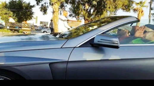 الحسيمة.. الملك يوزّع هبات على عائلات فقيرة في ختام مقامه "الطويل" في المدينة الحسيمة.. الملك يوزّع هبات على عائلات فقيرة في ختام مقامه "الطويل" في المدينة