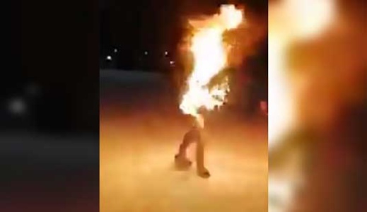 الناظور.. نقل قاصر أضرمت النار في جسدها إلى المستشفى بين الحياة والموت وإيقاف صديقتها للتحقيق الناظور.. نقل قاصر أضرمت النار في جسدها إلى المستشفى بين الحياة والموت وإيقاف صديقتها للتحقيق