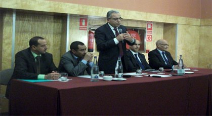 الوزير المكلف بالشؤون المالية يقوم بزيارة إلى الديار الإسبانية لمناقشة مشاكل الجالية المغربية الوزير المكلف بالشؤون المالية يقوم بزيارة إلى الديار الإسبانية لمناقشة مشاكل الجالية المغربية