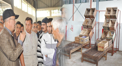 باشا مدينة زايو يقترح نموذجا خاصا على الباعة المتجولين استعدادا لتنقية الشوارع باشا مدينة زايو يقترح نموذجا خاصا على الباعة المتجولين استعدادا لتنقية الشوارع