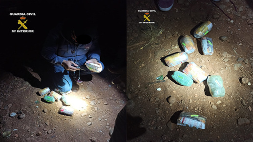 مليلية.. حرس الحدود يوقف شخصين متلبسين بتهريب المخدرات عبر السياج الفاصل مليلية.. حرس الحدود يوقف شخصين متلبسين بتهريب المخدرات عبر السياج الفاصل