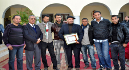 جمعية دعم وتنمية التمدرس بزايو تنظم حفلا تكريميا للمساهمين في اقتناء الحافلة الجديدة للطلبة جمعية دعم وتنمية التمدرس بزايو تنظم حفلا تكريميا للمساهمين في اقتناء الحافلة الجديدة للطلبة