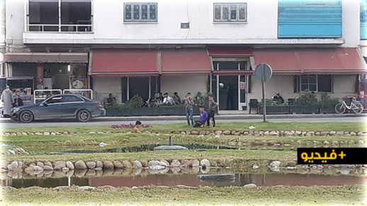 شاهدوا.. أطفال يسبحون في مياه نتنة أمام أعين عائلاتهم بالناظور  شاهدوا.. أطفال يسبحون في مياه نتنة أمام أعين عائلاتهم بالناظور