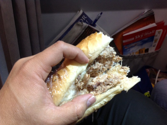 مهاجرون ناظوريون يعبرون عن "عدم الرضا" من خدمات خطوط طيران العربية مهاجرون ناظوريون يعبرون عن "عدم الرضا" من خدمات خطوط طيران العربية