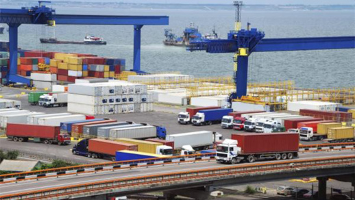 السلطات المغربية تردّ على "التصعيد" الإسباني وهذا ما فرضته على شاحناتها السلطات المغربية تردّ على "التصعيد" الإسباني وهذا ما فرضته على شاحناتها