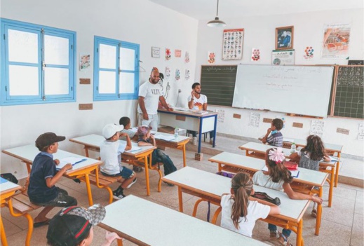 "حقيبة لكل طفل".. سجين ريفي سابق بهولندا يدخل الفرحة إلى قلوب أطفال جبال الأطلس "حقيبة لكل طفل".. سجين ريفي سابق بهولندا يدخل الفرحة إلى قلوب أطفال جبال الأطلس