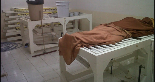 الناظور.. إصابة مغسل الأموات بفيروس كورونا يربك السلطات الناظور.. إصابة مغسل الأموات بفيروس كورونا يربك السلطات