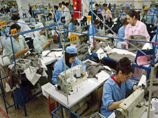 "الحرب التجارية" تستعر.. إسبانيا تطالب شركات نسيج مغربية بوقف إنتاجها "الحرب التجارية" تستعر.. إسبانيا تطالب شركات نسيج مغربية بوقف إنتاجها