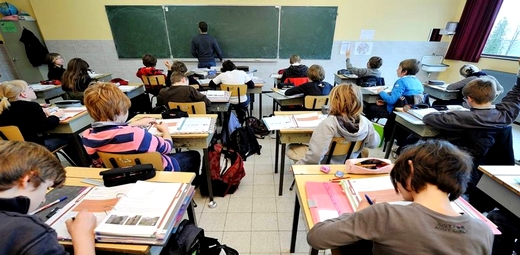 إيقاف مدرس في بلجيكا بعد عرضه على تلاميذه رسوما مسيئة للنبي محمد إيقاف مدرس في بلجيكا بعد عرضه على تلاميذه رسوما مسيئة للنبي محمد