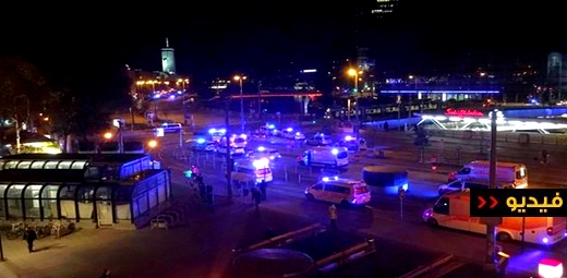 شاهدوا.. قتلى وجرحى في هجوم على "كنيس" يهودي وسط عاصمة أوروبية شاهدوا.. قتلى وجرحى في هجوم على "كنيس" يهودي وسط عاصمة أوروبية