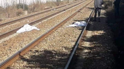 مأساة.. انتحار رجل تعليم خمسيني وسط صدمة شديدة وسط عائلته ومعارفه مأساة.. انتحار رجل تعليم خمسيني وسط صدمة شديدة وسط عائلته ومعارفه