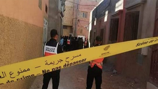 جريمة بشعة.. شخص يذبح زوجته أمام أطفالهما ويلوذ بالفرار جريمة بشعة.. شخص يذبح زوجته أمام أطفالهما ويلوذ بالفرار
