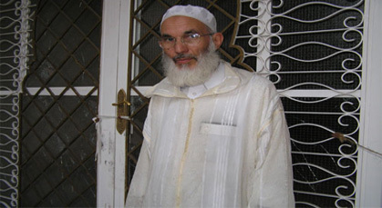 منع قافلة حقوقية من الاقتراب من بيت أمين عام جماعة العدل والإحسان المشمع بوجدة منع قافلة حقوقية من الاقتراب من بيت أمين عام جماعة العدل والإحسان المشمع بوجدة