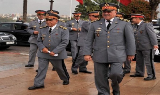 بعد الخطاب الملكي.. كبار جنرالات الجيش والدرك يتوجهون إلى "الكركرات" لوقف استفزازات الانفصاليين بعد الخطاب الملكي.. كبار جنرالات الجيش والدرك يتوجهون إلى "الكركرات" لوقف استفزازات الانفصاليين