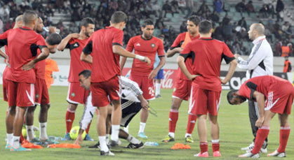 منح 300 مليون لكل لاعب في حالة الفوز بكأس إفيرقيا منح 300 مليون لكل لاعب في حالة الفوز بكأس إفيرقيا