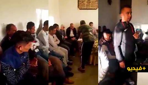 شاهدوا.. اكتظاظ وغياب الكمامات في اجتماع حزبي للتحسيس بضرورة الوقاية من كورونا شاهدوا.. اكتظاظ وغياب الكمامات في اجتماع حزبي للتحسيس بضرورة الوقاية من كورونا