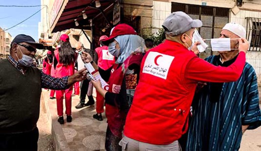 جميعا من أجل محاصرة الفيروس "القاتل".. شعار حملة تحسيسية للهلال الأحمر المغربي بالناظور جميعا من أجل محاصرة الفيروس "القاتل".. شعار حملة تحسيسية للهلال الأحمر المغربي بالناظور