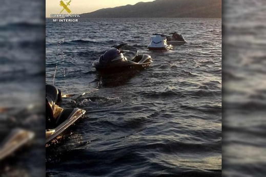 التهريب من مليلية لم يتوقف.. استعمال دراجات مائية لإدخال السلع إلى الناظور والجمارك في دار غفلون التهريب من مليلية لم يتوقف.. استعمال دراجات مائية لإدخال السلع إلى الناظور والجمارك في دار غفلون