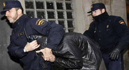 تفكيك عصابة مكونة من 24 مغربيا و38 اسبانيا منحوا عقود عمل وهمية للمهاجرين باسبانيا تفكيك عصابة مكونة من 24 مغربيا و38 اسبانيا منحوا عقود عمل وهمية للمهاجرين باسبانيا