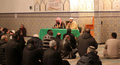 الشيخ راشد القحطاني يزور مسجد الفتح بمدينة بركهايم في ألمانيا الشيخ راشد القحطاني يزور مسجد الفتح بمدينة بركهايم في ألمانيا