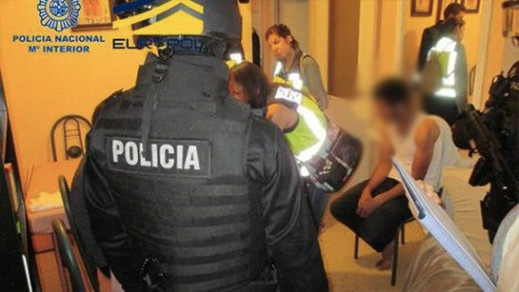 مغاربة يختطفون شخصين بإسبانيا ويهددون بتشويه جثتيهما إن لم يتم دفع فدية كبيرة مغاربة يختطفون شخصين بإسبانيا ويهددون بتشويه جثتيهما إن لم يتم دفع فدية كبيرة