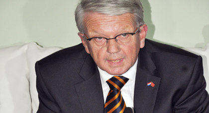 دبلوماسي هولندي: غالبية المغاربة المقيمين بهولندا يتحدثون الريفية، وليس العربية دبلوماسي هولندي: غالبية المغاربة المقيمين بهولندا يتحدثون الريفية، وليس العربية