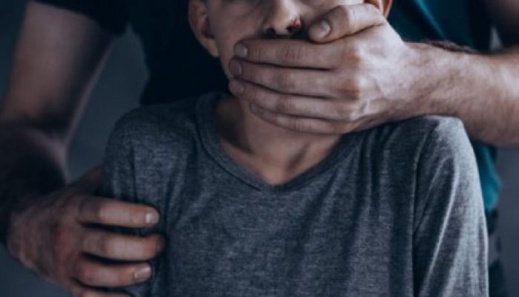 شكاية ضد عون سلطة "بيدوفيل" تقود الشرطة القضائية إلى ضبطه متلبّسا بهتك عرض طفل شكاية ضد عون سلطة "بيدوفيل" تقود الشرطة القضائية إلى ضبطه متلبّسا بهتك عرض طفل