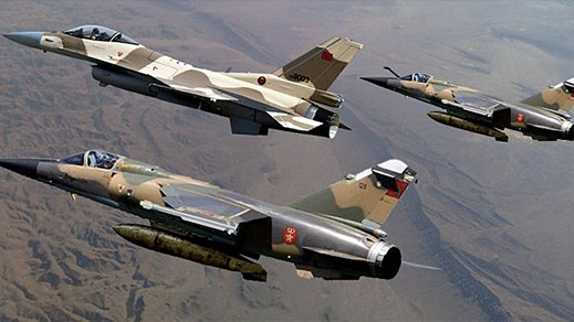 نشر دبابات مغربية متطورة قرب الجدار الأمني وطائرات إف 16 جاهزة للتدخل الفوري نشر دبابات مغربية متطورة قرب الجدار الأمني وطائرات إف 16 جاهزة للتدخل الفوري