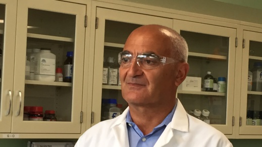 العالم المغربي "منصف السلاوي" يؤكد نجاح لقاح "كوفيد19" الذي يشرف عليه بنسبة 95 في المائة العالم المغربي "منصف السلاوي" يؤكد نجاح لقاح "كوفيد19" الذي يشرف عليه بنسبة 95 في المائة