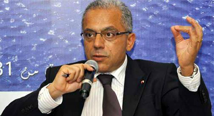 عبد اللطيف معزوز يعقد لقاءا مع أفراد الجالية المغربية المقيمة في قطر عبد اللطيف معزوز يعقد لقاءا مع أفراد الجالية المغربية المقيمة في قطر