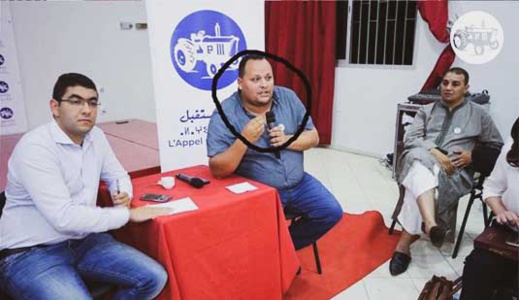قيادي في حزب الاصالة والمعاصرة بالحسيمة يهدد بالانتحار على المباشر
