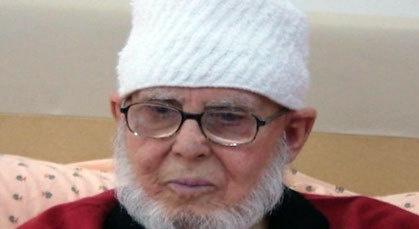 الشيخ حمزة: أقول لمن يستعجلون موتي إن عمري طويل أكثر مما يتصورون الشيخ حمزة: أقول لمن يستعجلون موتي إن عمري طويل أكثر مما يتصورون