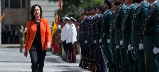 وزيرة الدفاع الإسبانية توجّه صفعة قوية لحزب "بوديموس" وتصف موقفه من ملف الصحراء المغربية بـ"الشخصي" وزيرة الدفاع الإسبانية توجّه صفعة قوية لحزب "بوديموس" وتصف موقفه من ملف الصحراء المغربية بـ"الشخصي"