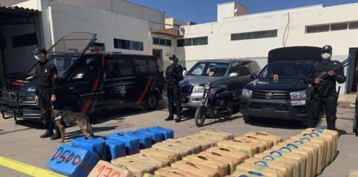 الناظور.. إيقاف "مبحوث عنه" وعميد شرطة متورطان في قضية للمخدرات الناظور.. إيقاف "مبحوث عنه" وعميد شرطة متورطان في قضية للمخدرات