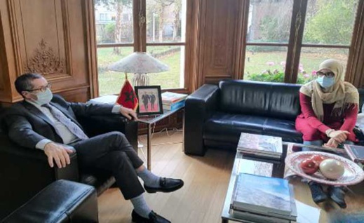 السفير المغربي في بلجيكا يحتفي بكاتبة أحرزت جائزة أدبية وعمرها لا يتجاوز الـ17 السفير المغربي في بلجيكا يحتفي بكاتبة أحرزت جائزة أدبية وعمرها لا يتجاوز الـ17