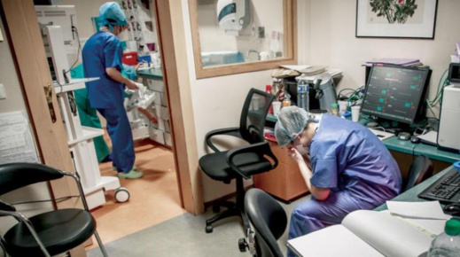 كورونا تصيب طبيبا بالناظور وأخر ببني أنصار في ظل قلة الموارد البشرية كورونا تصيب طبيبا بالناظور وأخر ببني أنصار في ظل قلة الموارد البشرية