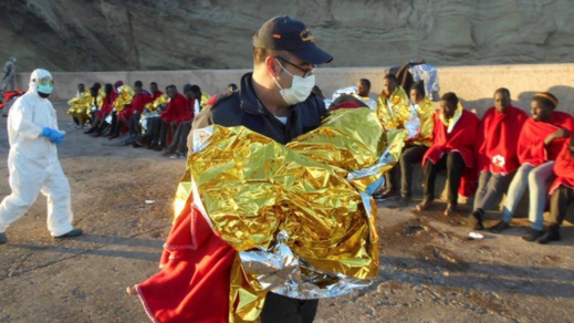 وفاة سيدتين ورضيعين بسواحل الناظور.. وانقاذ 50 آخرين من الغرق وفاة سيدتين ورضيعين بسواحل الناظور.. وانقاذ 50 آخرين من الغرق