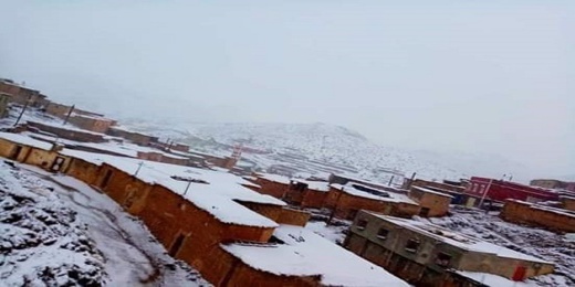أمطار رعدية وثلوج في عدد من المناطق ابتداء من زوال اليوم 