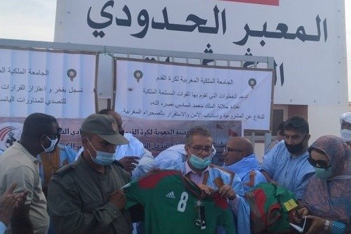 بعد قادة الأحزاب السياسية.. وفد من الجامعة الملكية المغربية لكرة القدم في زيارة للكركرات