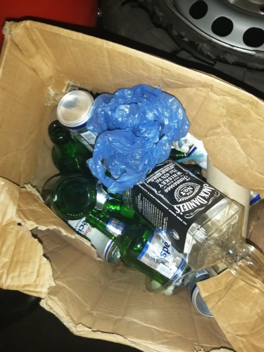 بني أنصار.. مداهمة مقهى شيشة مشهور بتنظيم "حفلات الرقص" وسط اعتقالات في صفوف الفتيات بني أنصار.. مداهمة مقهى شيشة مشهور بتنظيم "حفلات الرقص" وسط اعتقالات في صفوف الفتيات