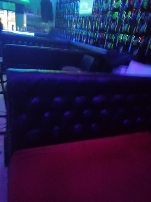 بني أنصار.. مداهمة مقهى شيشة مشهور بتنظيم "حفلات الرقص" وسط اعتقالات في صفوف الفتيات بني أنصار.. مداهمة مقهى شيشة مشهور بتنظيم "حفلات الرقص" وسط اعتقالات في صفوف الفتيات