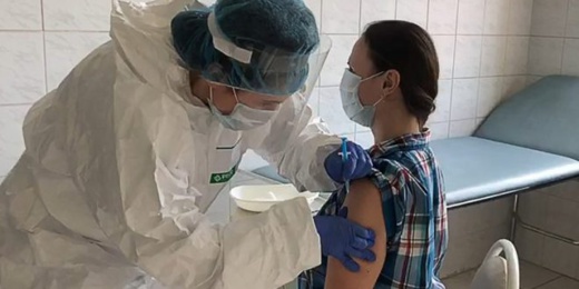 التلقيح ضد كورونا.. هل ستتم معاقبة المغاربة الذين سيرفضون "التطيعم"؟ التلقيح ضد كورونا.. هل ستتم معاقبة المغاربة الذين سيرفضون "التطيعم"؟