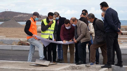  أبرزها مشروع مارينا.. زرو يقود وفدا من المهندسين والتقنيين لتفقد مشاريع جديدة بكورنيش الناظور 