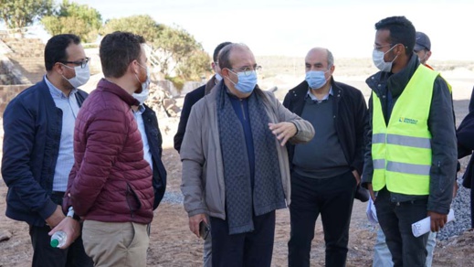  أبرزها مشروع مارينا.. زرو يقود وفدا من المهندسين والتقنيين لتفقد مشاريع جديدة بكورنيش الناظور 