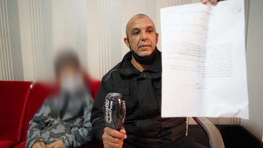 المتهم بـ"ذبح" زوجته وسط الشارع العام بالناظور يخرج عن صمته ويكشف عن تفاصيل ما وقع  المتهم بـ"ذبح" زوجته وسط الشارع العام بالناظور يخرج عن صمته ويكشف عن تفاصيل ما وقع