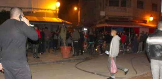 حريق مهول يلتهم محلاً لبيع المواد الغذائية وسط حي ترقاع بالناظور حريق مهول يلتهم محلاً لبيع المواد الغذائية وسط حي ترقاع بالناظور